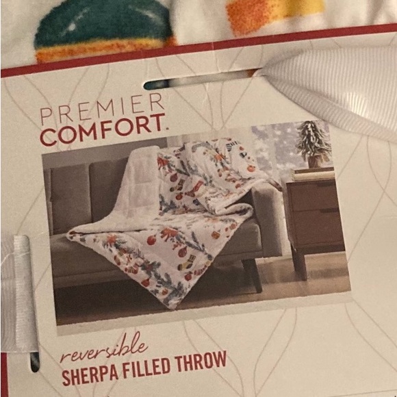 Christmas Sherpa filled throw. Reversable ! So festive and cozy 50-60” NWT - Picture 3 of 4